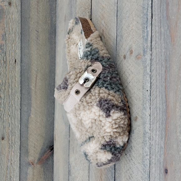 Vintage Havana Women's Ricky Camo Cozy Sherpa Mules Clogs Slippers - Picture 3 of 9